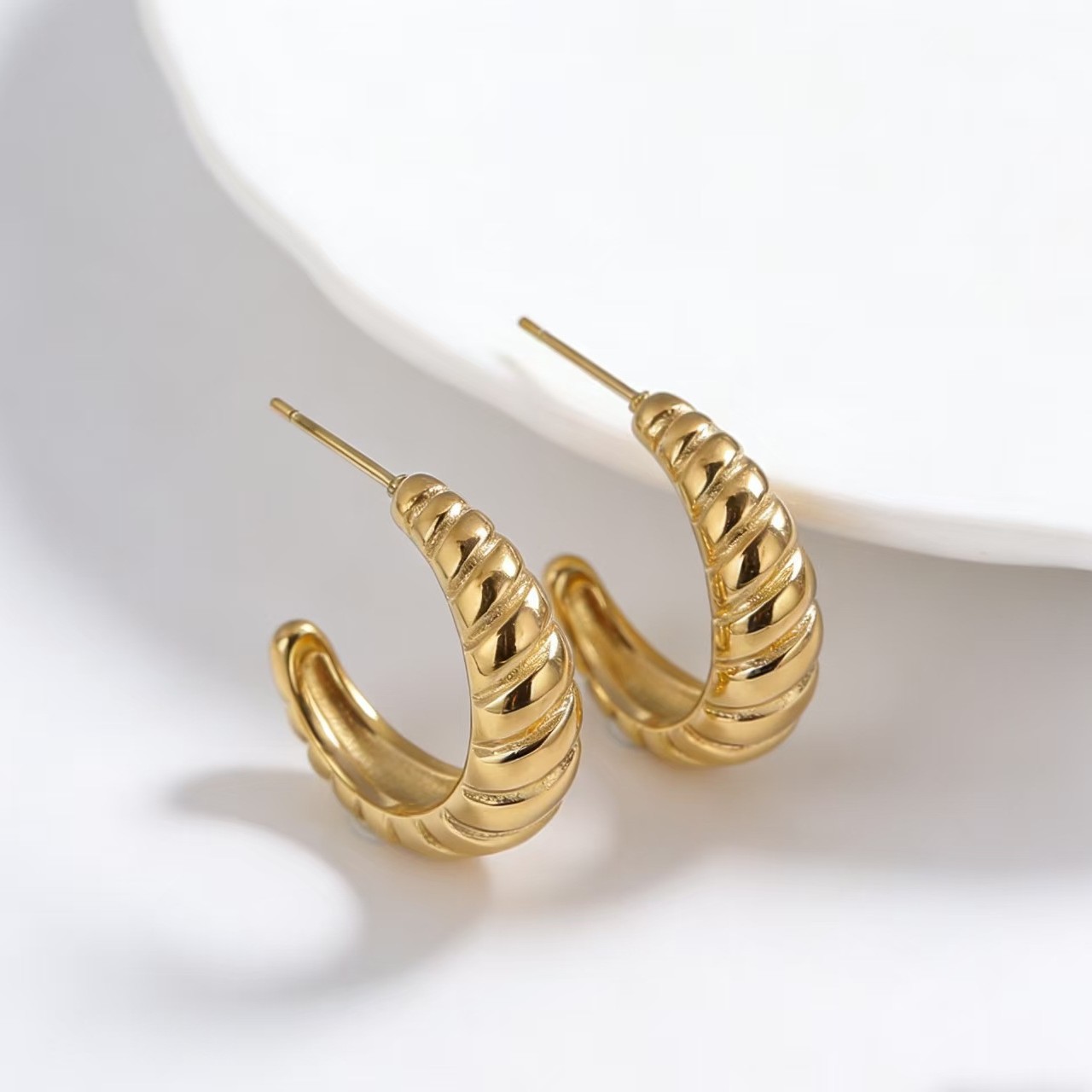 时尚欧美ins风麻花肌理耳钉 高级感小众半圆C形耳钉潮流耳环耳饰