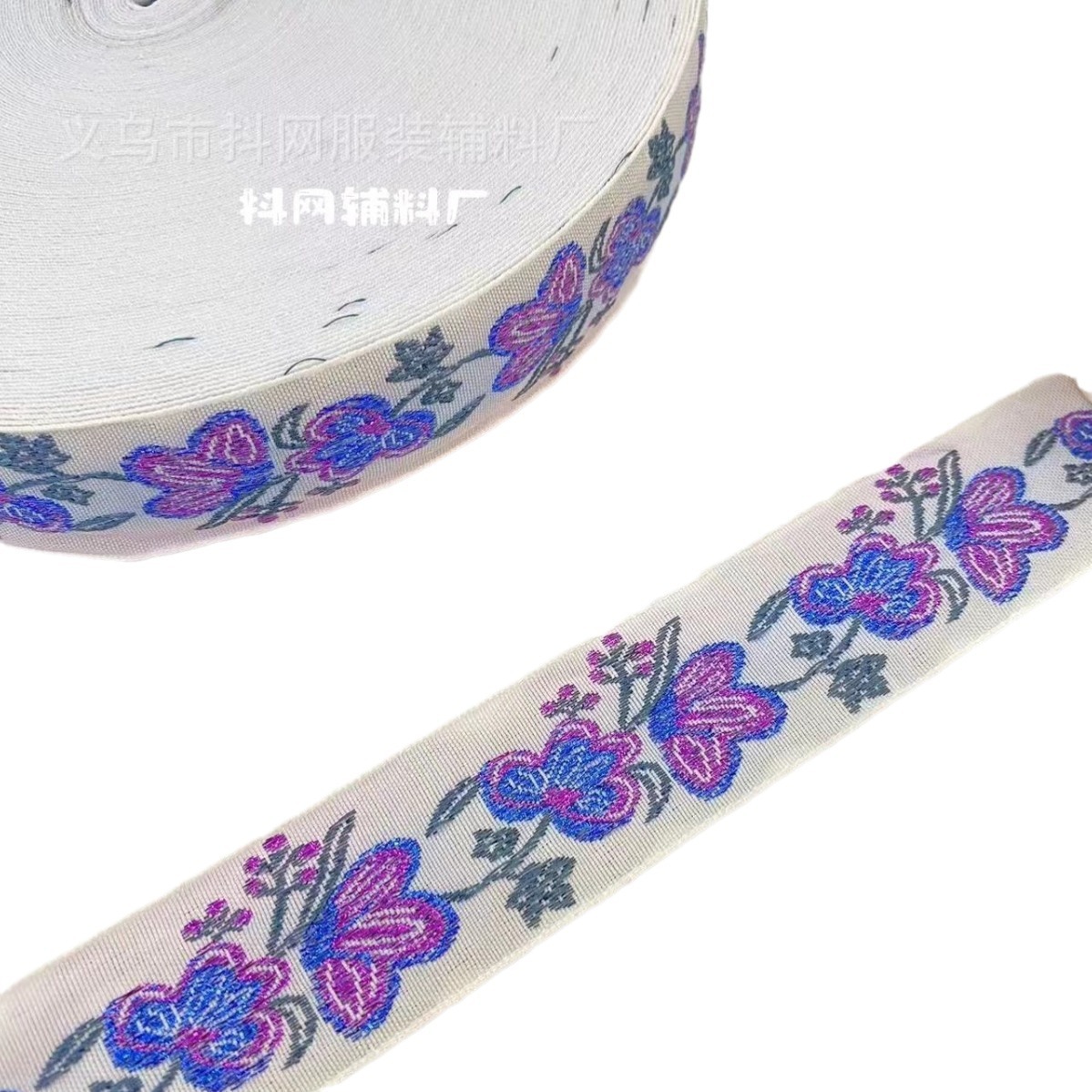 ٣ -٣ -٣ الرياح الوطنية -حاملة أزياء مؤلفة من أزياء وقماش في شكل حزم Item Picture