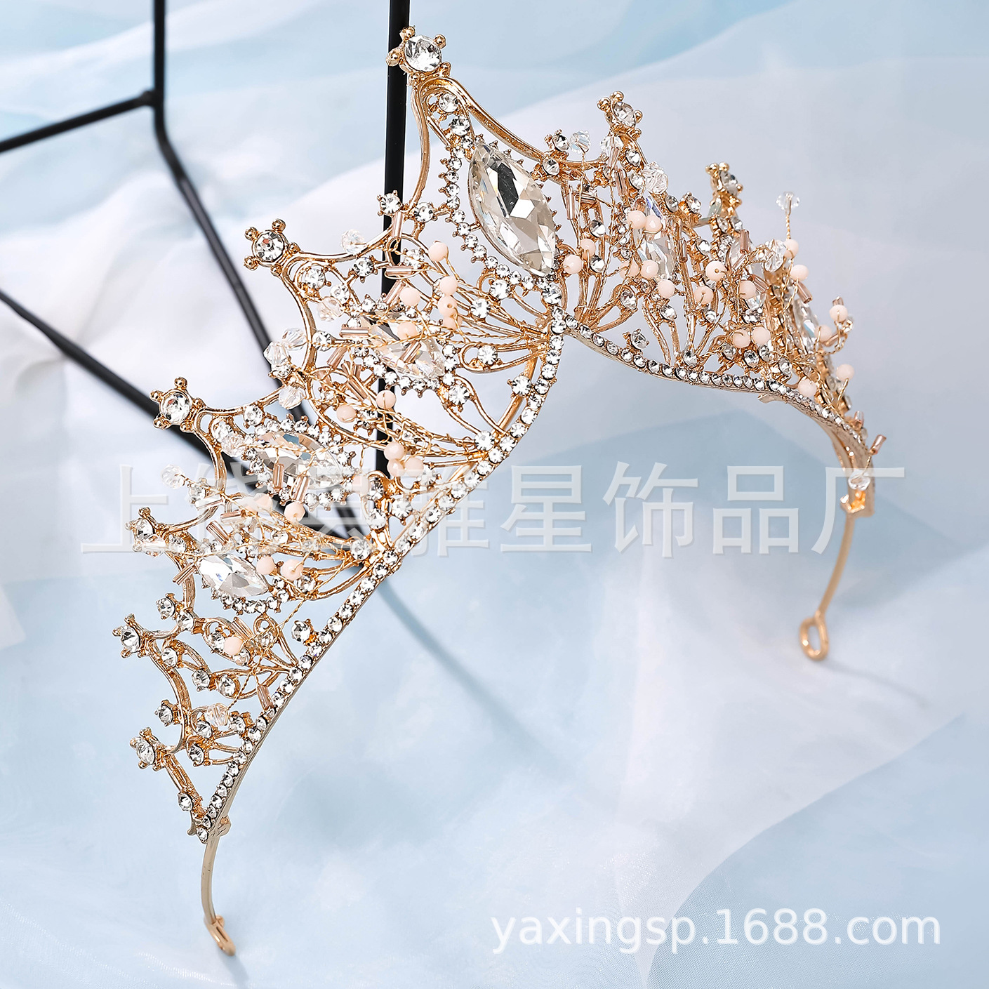 Factory direct sales of metal water diamond princess headwear, luxurious wedding gowns and dresses, and super-sparkling crystal woven bridal crowns Specification image