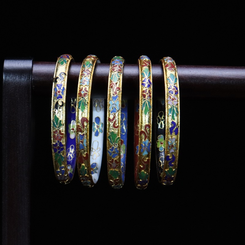 Beijing Cloisonne vintage collectibles, classical ethnic style copper body cloisonne enamel jewelry No. 7 flat gold base bracelet Application Scenario