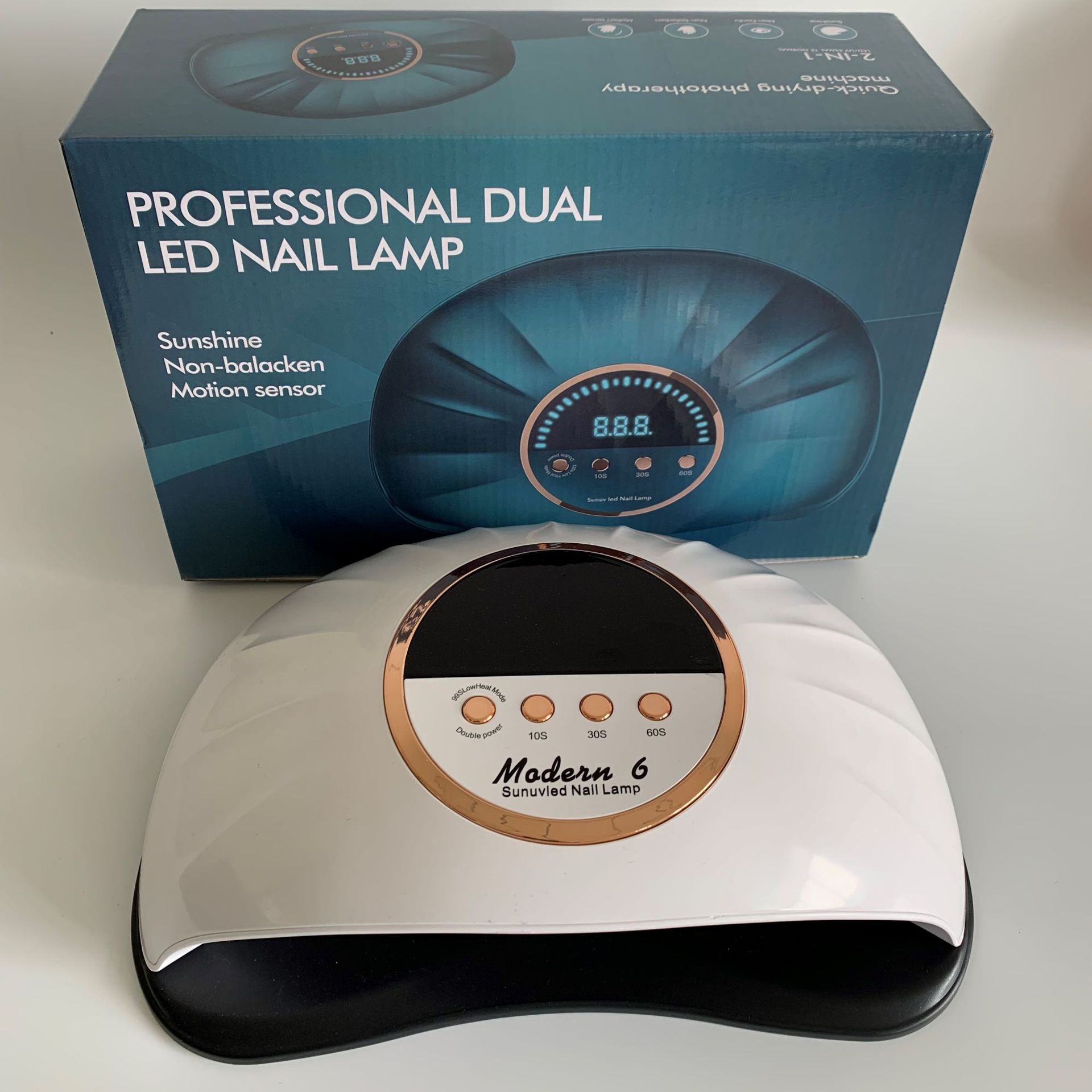 Large-space nail art lamp can quickly dry your hands without blackening them. 268W high-power, 69 lamp beads, automatic sensing light therapy lamp Application Scenario