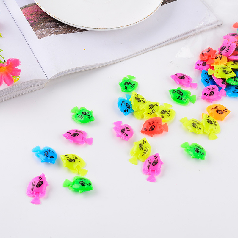 Wholesale of simulated fish, water balls, fish tank decoration, floating fish, mini gashapon accessories, colorful plastic, 2.5CM small fish Specification image