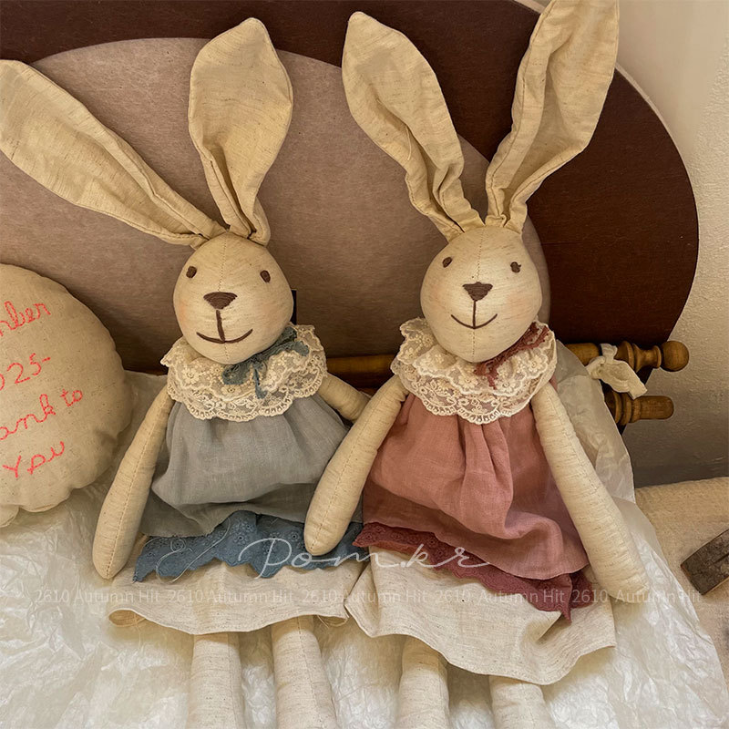 新款韩版布艺手作棉麻兔子娃娃花边裙公仔儿童安抚玩具居家摆件女Pom.kr 复古亚麻长耳兔布偶 蕾丝领连衣裙双色款 温柔可