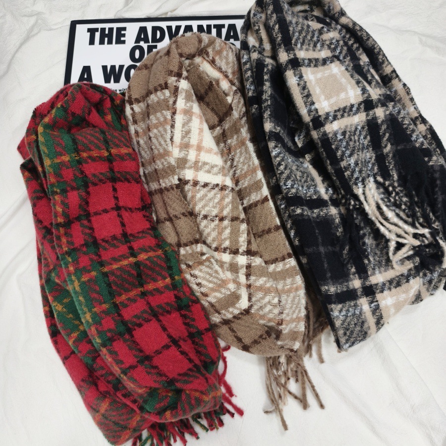 One-stop delivery of 2025 new Korean retro school style couple scarves, women's winter and men's high-end feel scarves, shawls for warmth, wholesale at street stalls Specification image