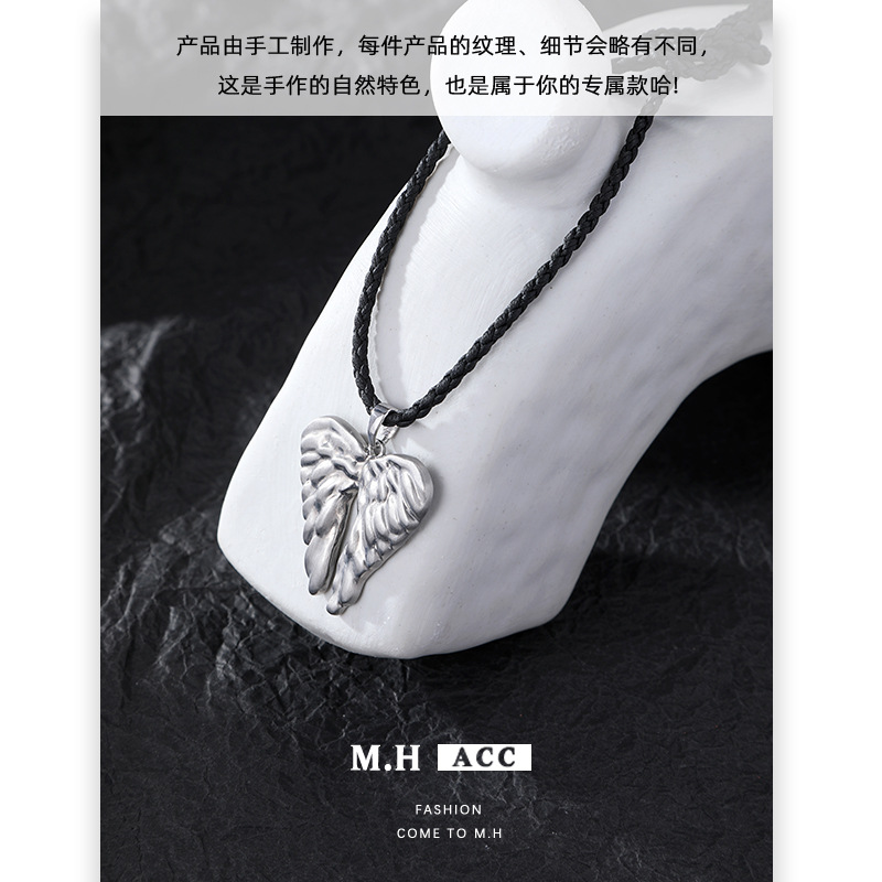天使翅膀吊坠项链配饰女款精致百搭个性原创设计冷淡风长款毛衣链 Application Scenario