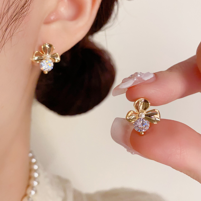 饰品/耳钉/耳饰/珍珠耳钉/耳堵产品图