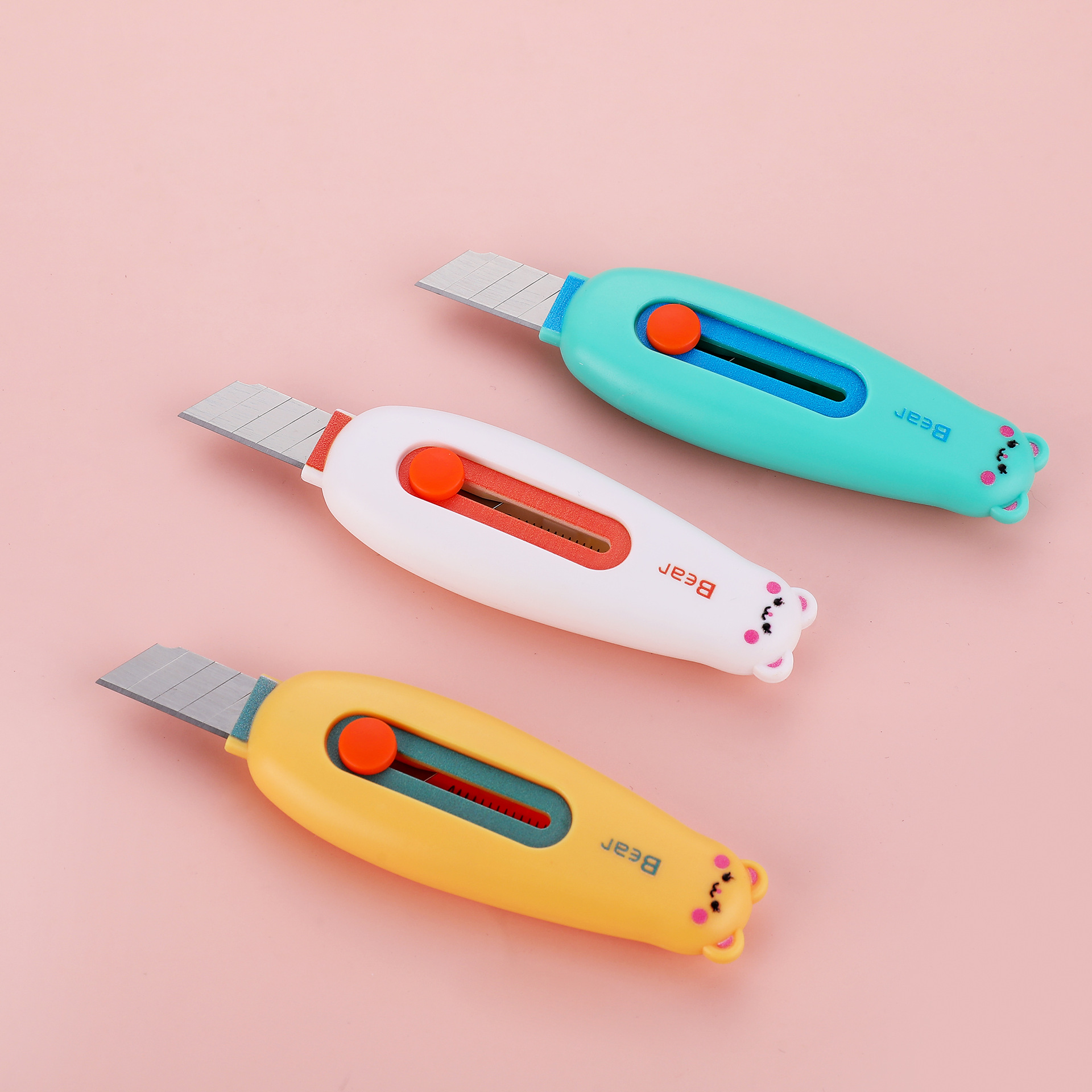 Pioneer 8145 Cartoon Bear Utility Knife, Mini Utility Knife, Portable Paper Cutter, Express Package Opening Knife Application Scenario