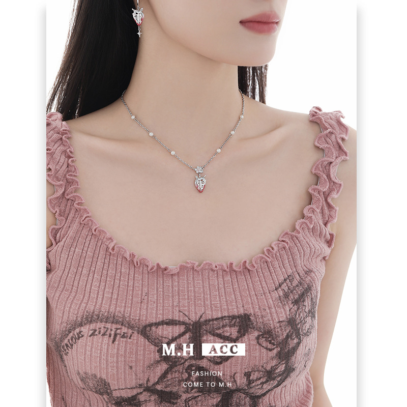 The "Berry Bone Sweetheart" series earrings are unique, sweet, cool and high-end for women. Original design. 925 silver needle earrings wholesale details Picture