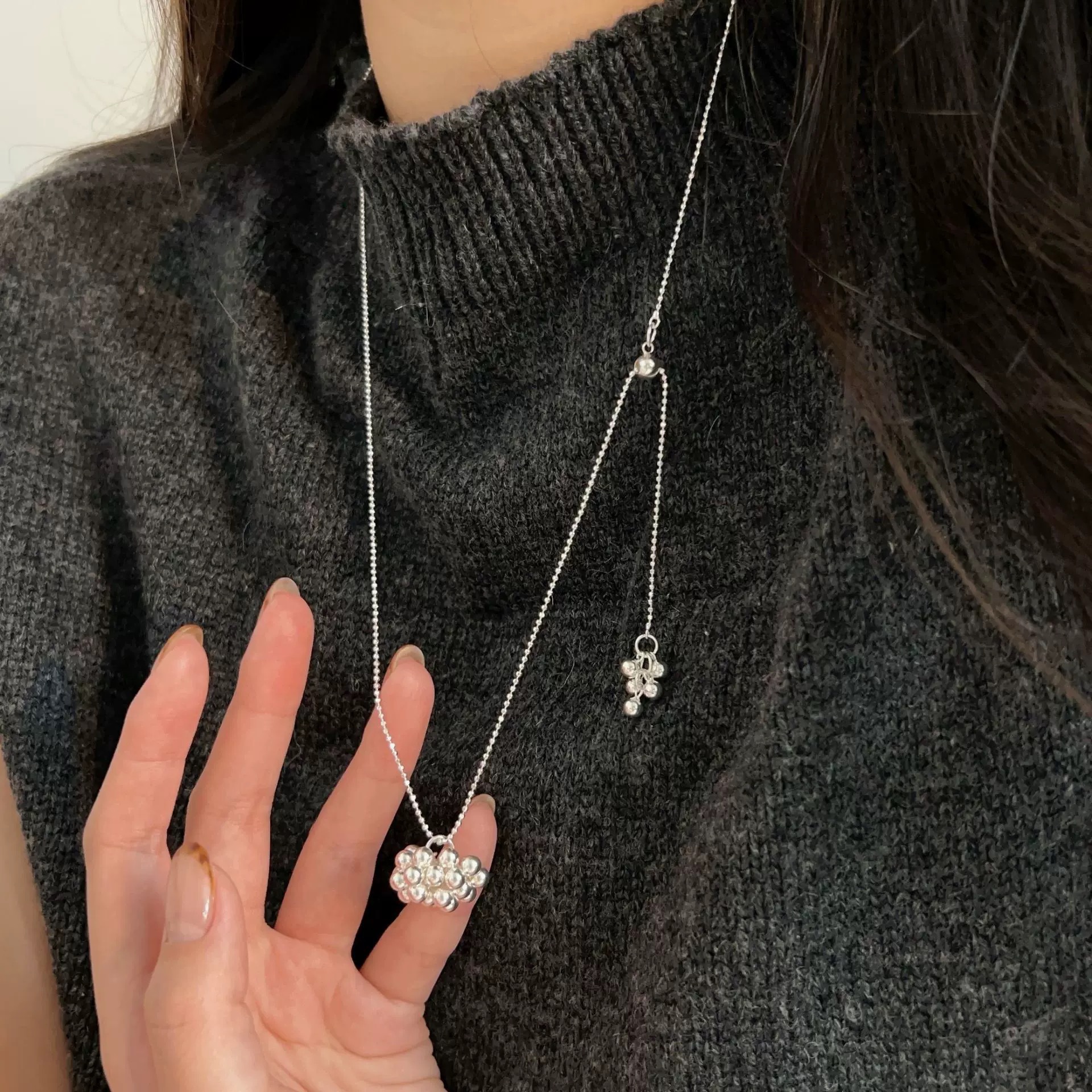 S925 sterling silver 12.7 grape string sweater chain necklace, women's pull-out light luxury style, versatile collarbone chain, high-end feel Item Picture
