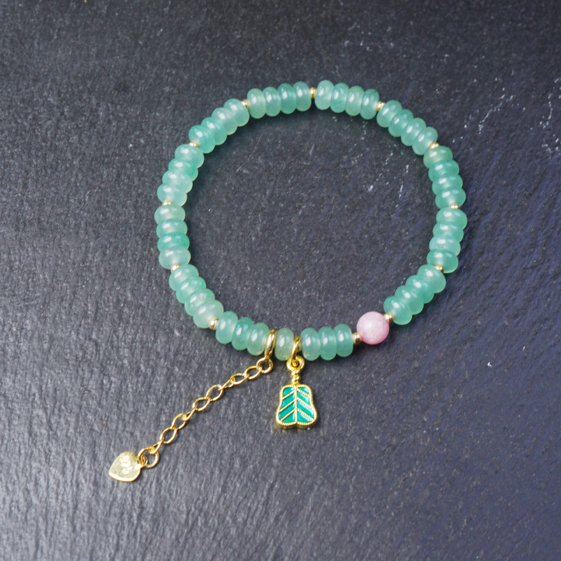 New natural Dongling jade abacus bead bracelet, women's banana leaf fan heart pendant jade bracelet, exquisite gift box packaging Application Scenario