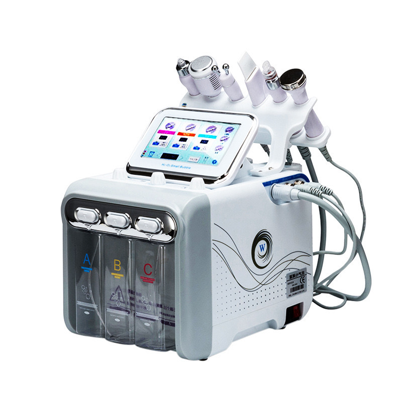 The hydrogen-oxygen large and small bubble instrument is a multi-functional beauty device for facial pore-cleaning, oxygenation and blackhead suction in beauty salons Application Scenario
