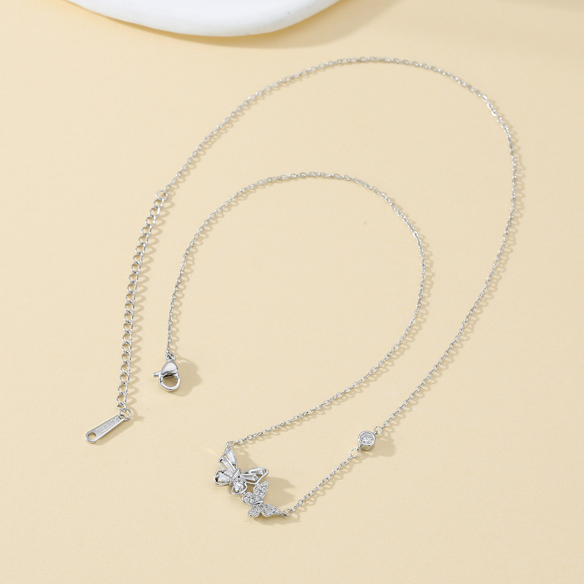 New copper-plated real gold and zircon necklace for women, with a light luxury style, versatile and high-end design, collarbone chain accessory wholesale Application Scenario