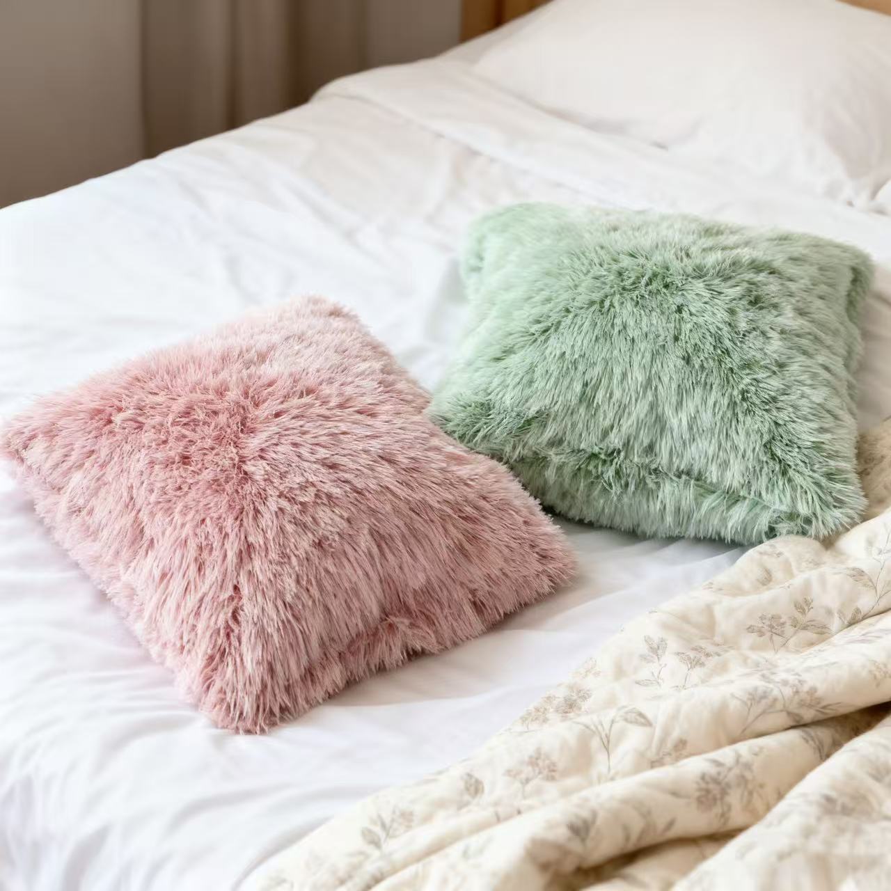 Cross-border bestseller plush pillowcase, simple European-style solid color peacock fleece office and home sofa pillow details Picture