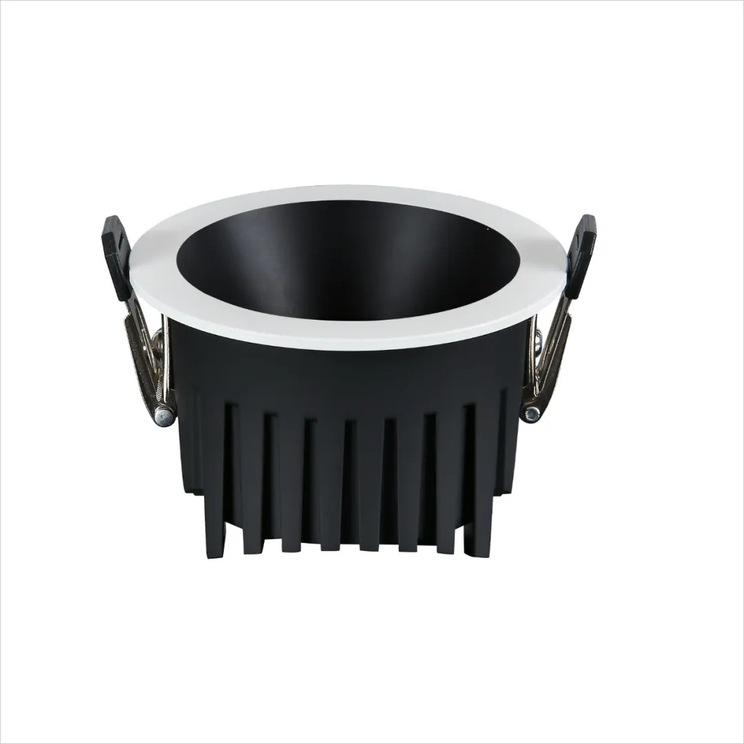 Eye-protecting and waterproof downlight, built-in household anti-fog and anti-glare IP65 grade kitchen, bathroom and toilet downlight Item Picture