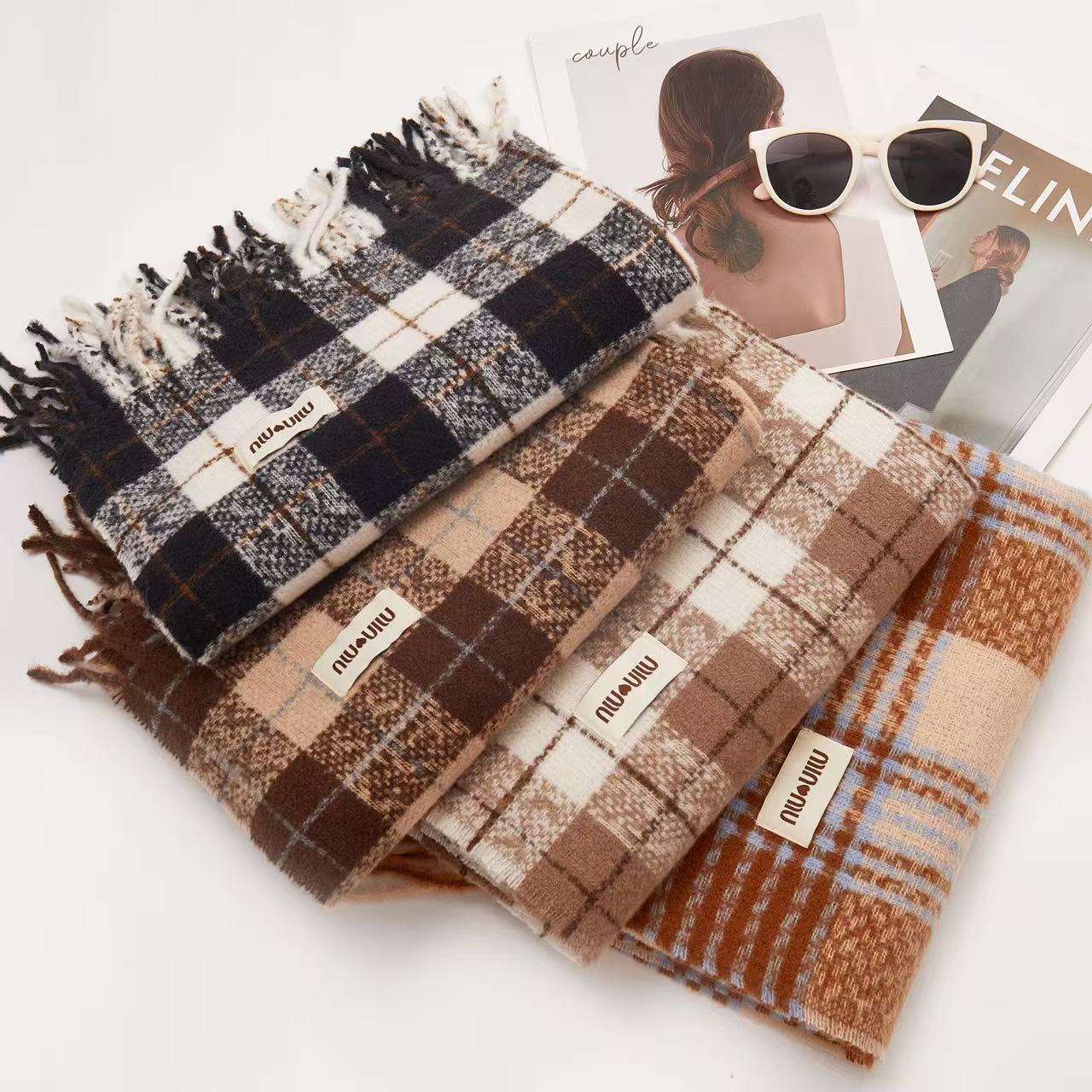 One-piece delivery of new autumn and winter men's and women's checked scarves, Maillard faux cashmere old money style shawls, high-end and warm fringed scarves, wholesale from street stalls Application Scenario