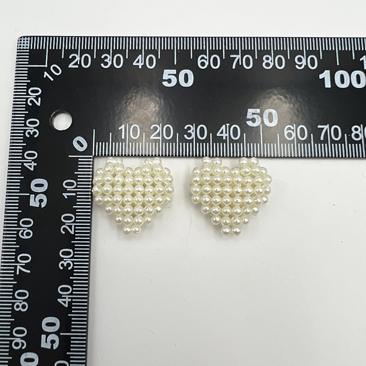 Hand-woven pearl double-layer heart-shaped socks, hair accessories, simple three-dimensional earrings, DIY accessories, clothing accessories details Picture