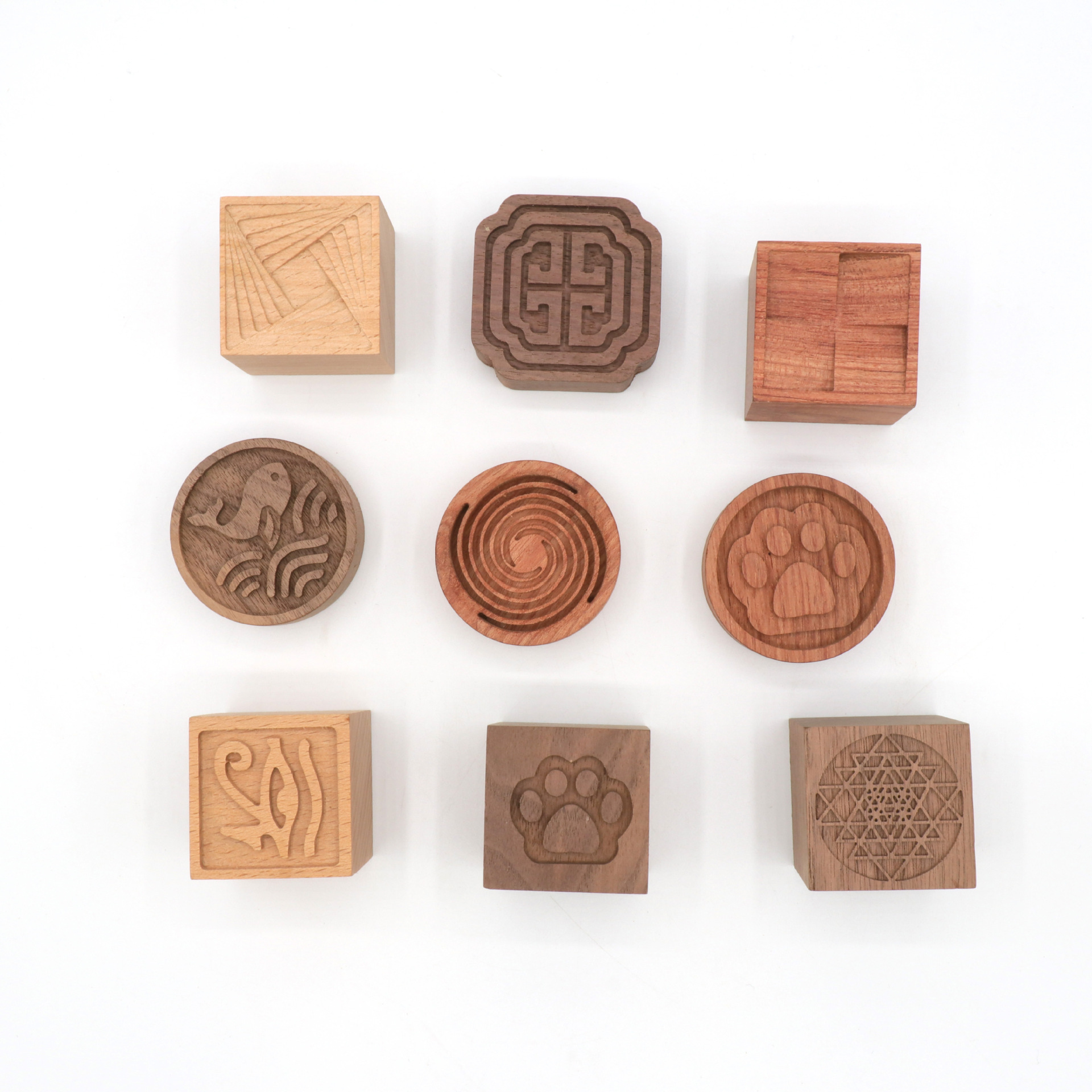 创意车载扩香木实木香薰精油留香木竹木制品厂家供货国潮风