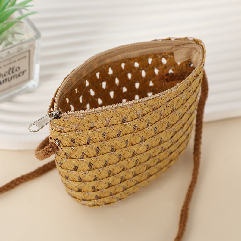Niños bolsas pequeñas mujeres verano cute mini ajartalado bolsas de hierba tejido bolsas de hierba niña ligera crossbody turismo cerca del mar Application Scenario