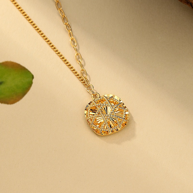 Golden copper gold-plated brushed sparkling cube sugar pendant necklace, light luxury and niche style cube sugar sand gold pendant necklace details Picture