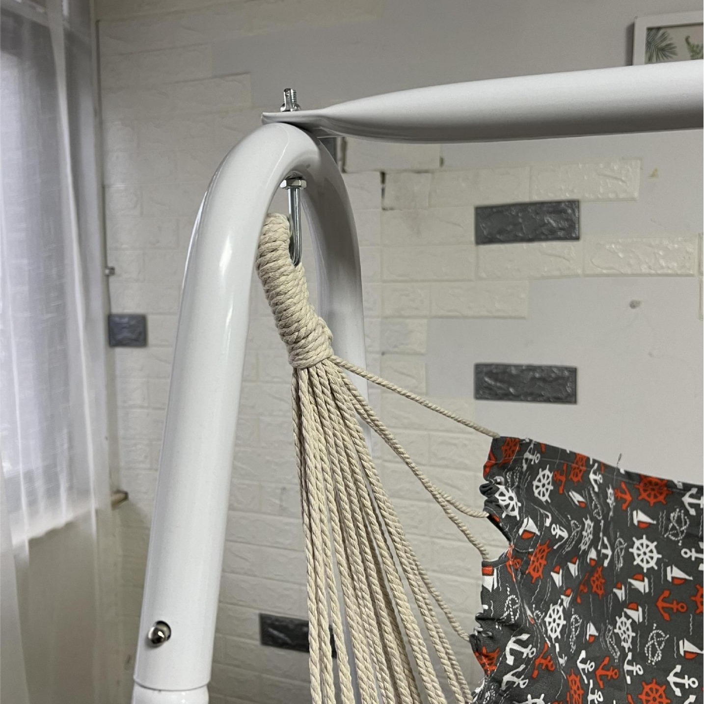 Wholesale of indoor cotton canvas hammocks, printed outdoor swings, stainless steel frame hanging baskets, camping outdoor Application Scenario