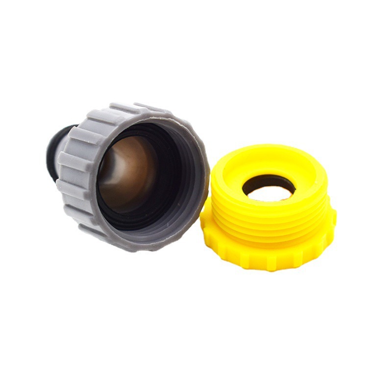 Quick couplings for household faucets, 1/2 plastic standard quick pacifier connectors for car washing Application Scenario
