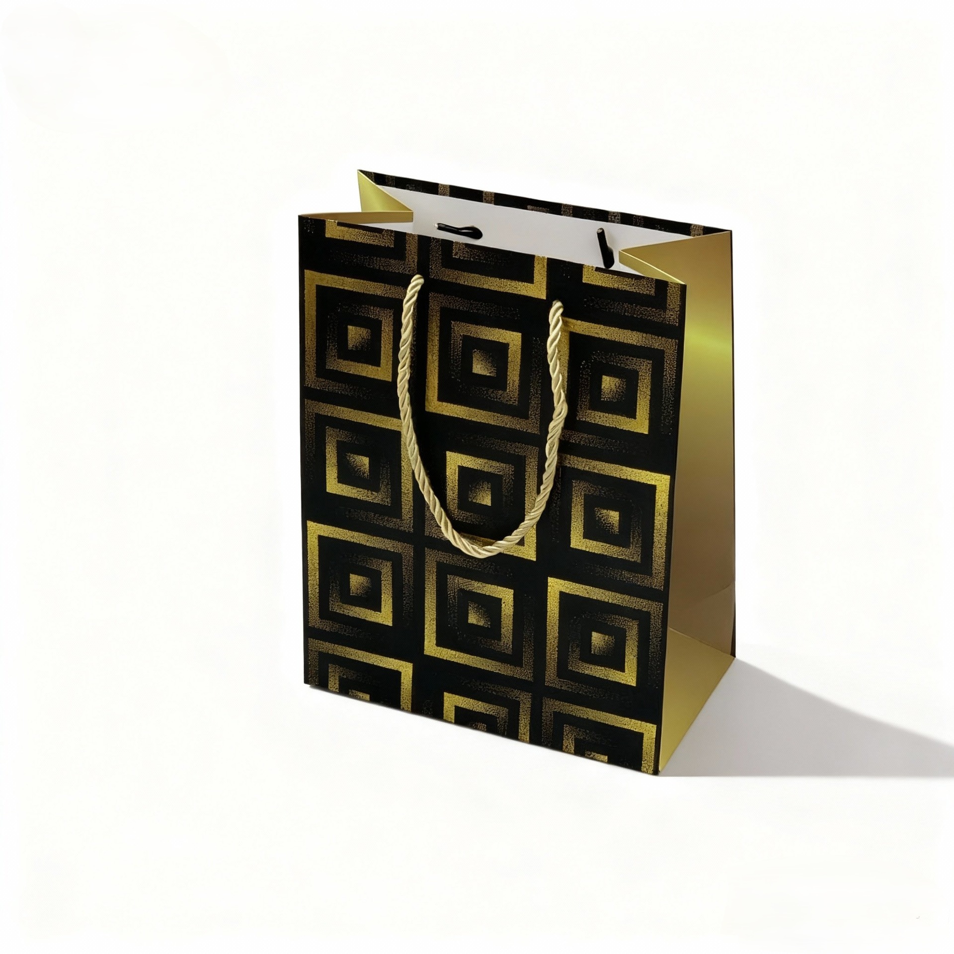 Black and gold diamond-patterned gift bag set, light luxury gilding handbag, high-end packaging for festival gifts, paper bag packaging for souvenirs details Picture