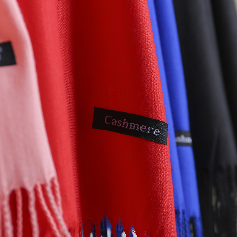 Wholesale of Korean-style faux cashmere scarves for women, solid color scarves, red scarves, tassel large shawls, warm gift scarves Application Scenario