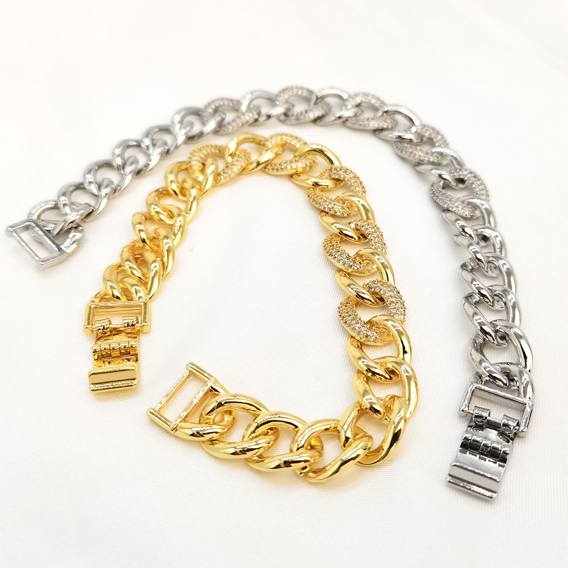 New European and American necklace accessories, men's hip-hop diamond-encrusted chain bracelets, fashionable Cuban chain factory direct sales, personalized Specification drawing