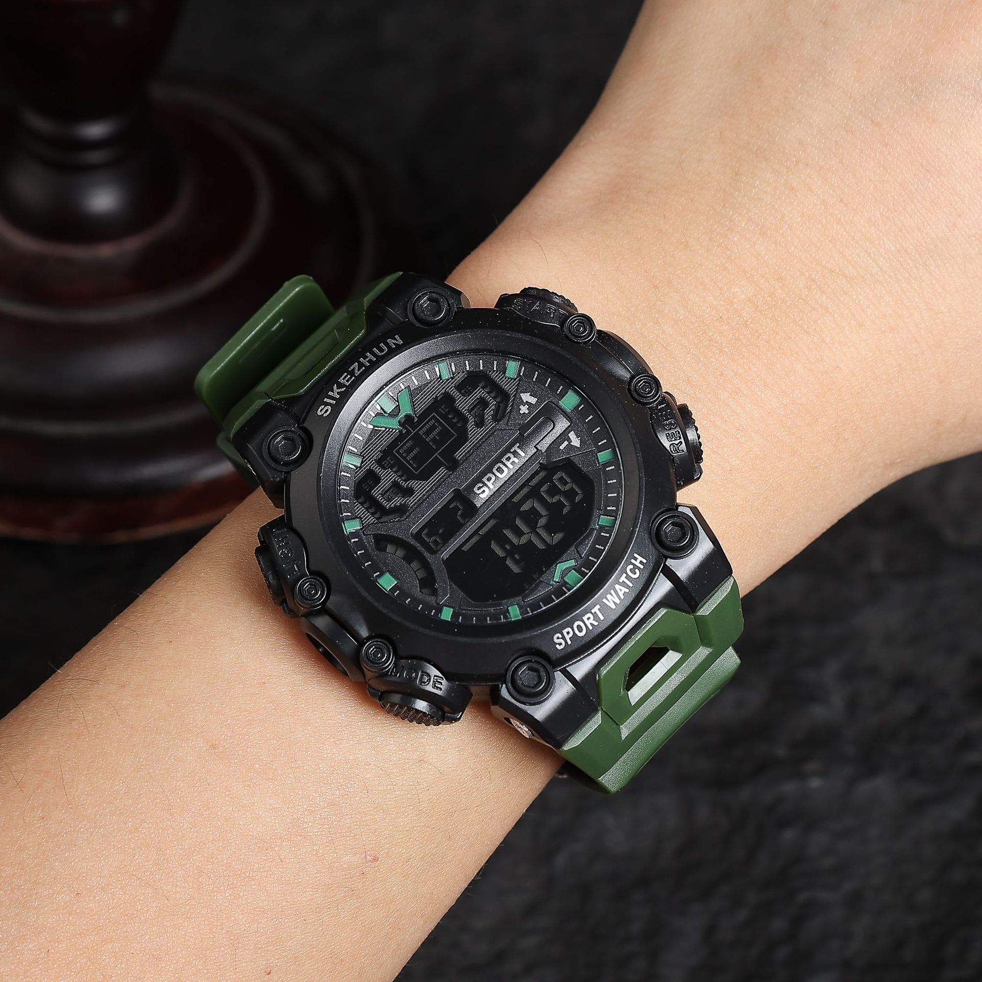 运动颈环/手环/指环实物图