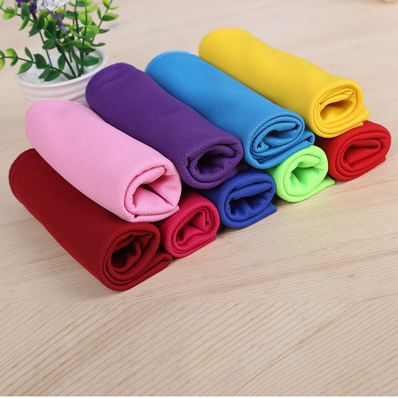 One-piece delivery of Korean magic single-color cool towels for summer sports and heatstroke prevention. Wholesale of single-color all-polyester cold silk ice towels from street stalls details Picture