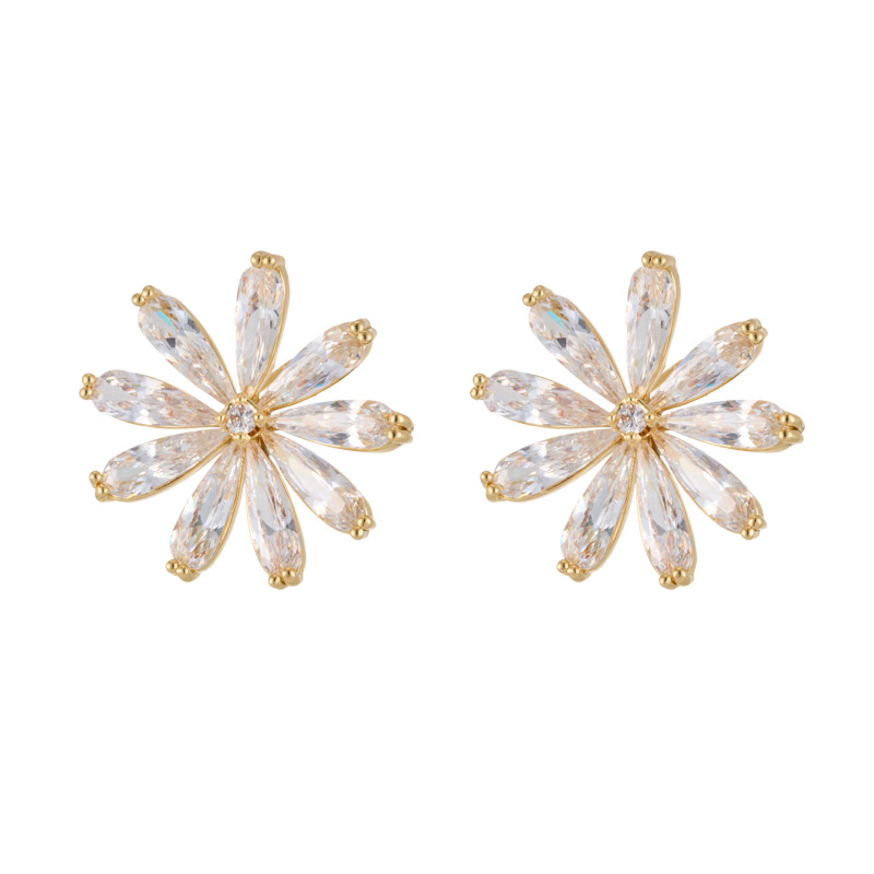 Freshly premium sense little daisy earpins aleación de cobre oro real chapado con circonitas S925 agujas de plata elegante y versátil orejeras Item Picture