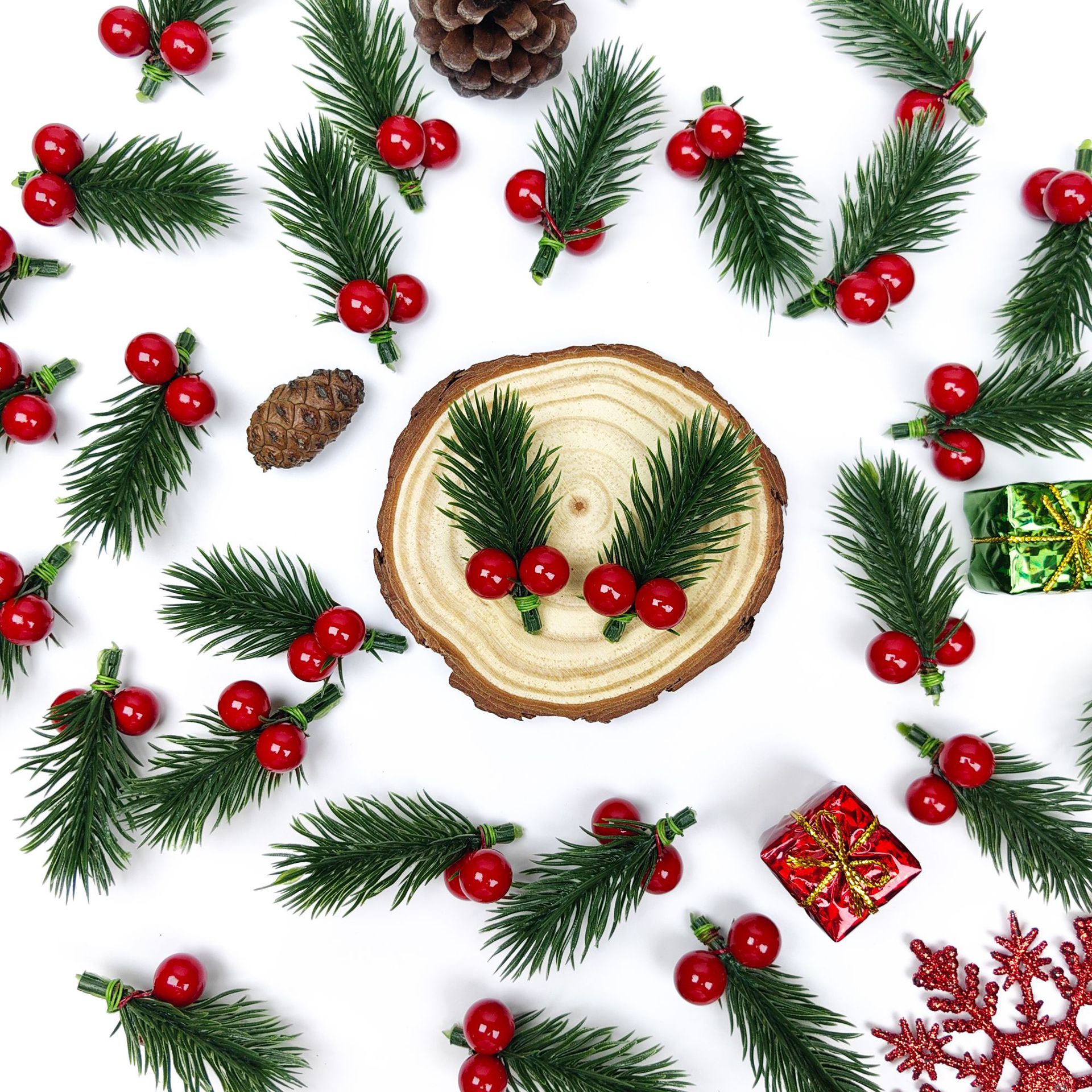 跨境亚马逊松针红果迷你松叶圣诞树配件礼盒装饰仿真花 圣诞装饰