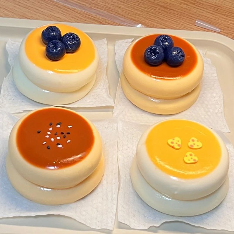 小红书同款草莓舒芙蕾仿真慕斯蛋糕慢回弹湿玩具批