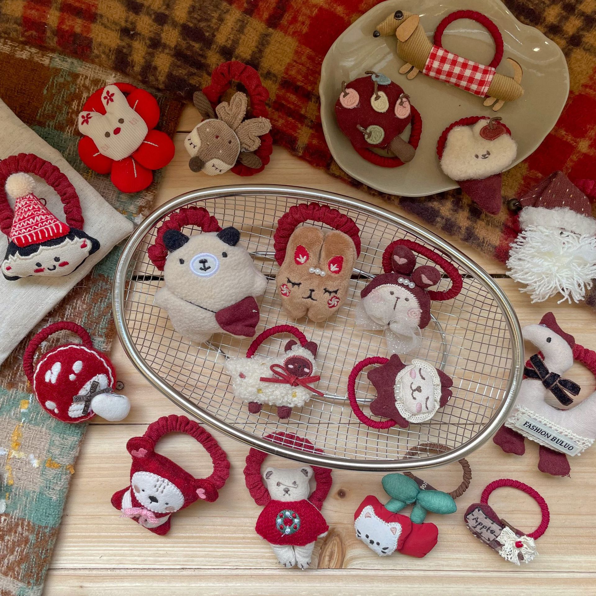 New Korean-style cute cartoon bear plush autumn and winter hair band, girl's hair tie, high-elasticity ponytail hair rope, hair accessory, Korean-style soft girl, red and brown hair accessory, cute animal fabric hair band, girlish heart, hair tie rope set