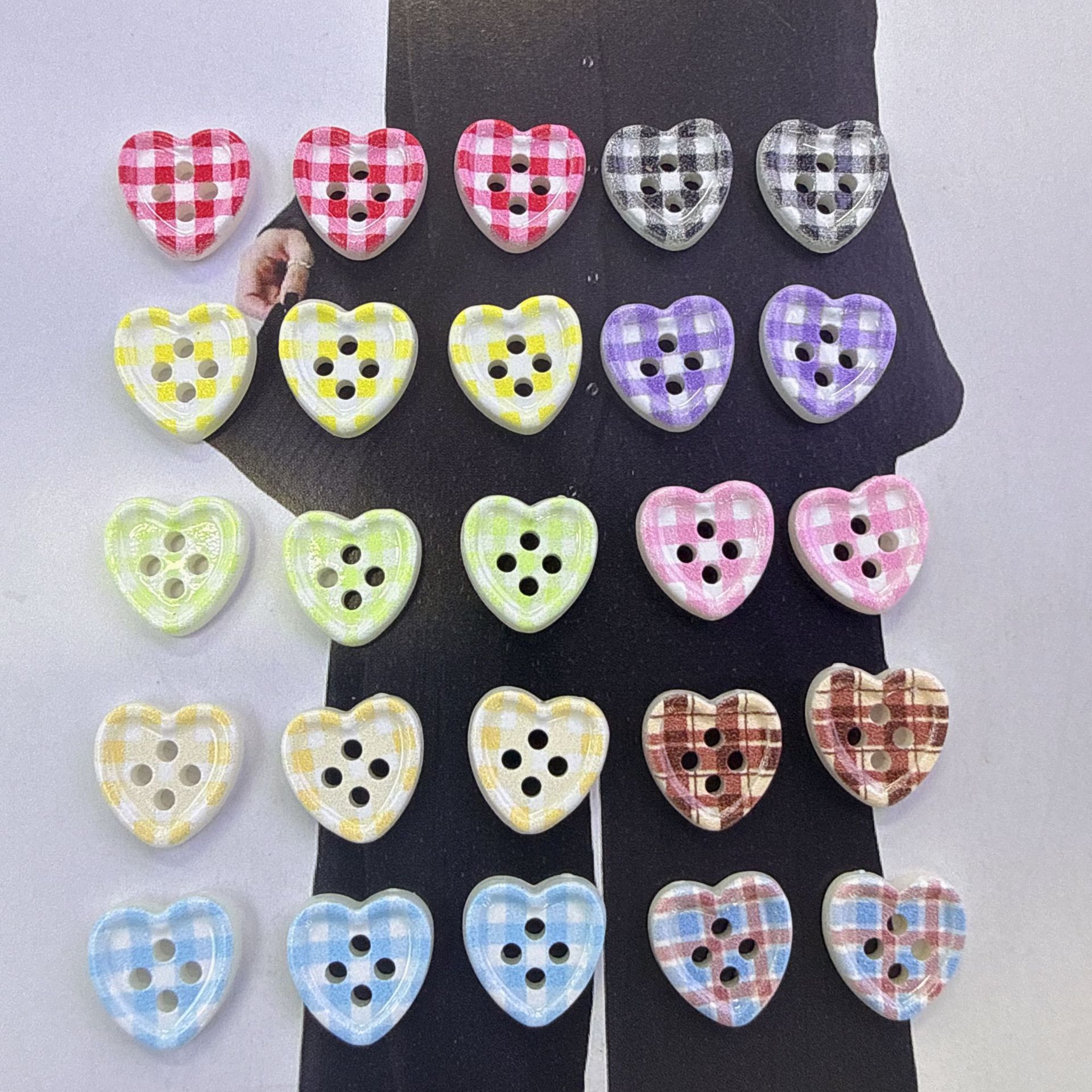 New summer ice-transparent checkered heart button diy handcrafted material clothing accessory button with four eyes Specification image
