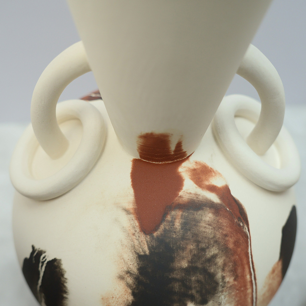 2026 Modern, simple and creative Ceramic vases with hand-painted ear flower arrangement decorations, model room ornaments, homestay details Picture