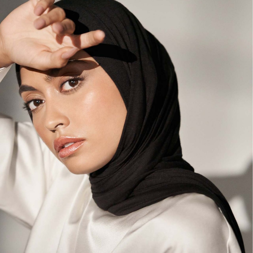 High-quality solid color modal rolled-up mercerized cotton scarves, shawls and headscarves for cross-border Middle East Jerseyscarf Application Scenario
