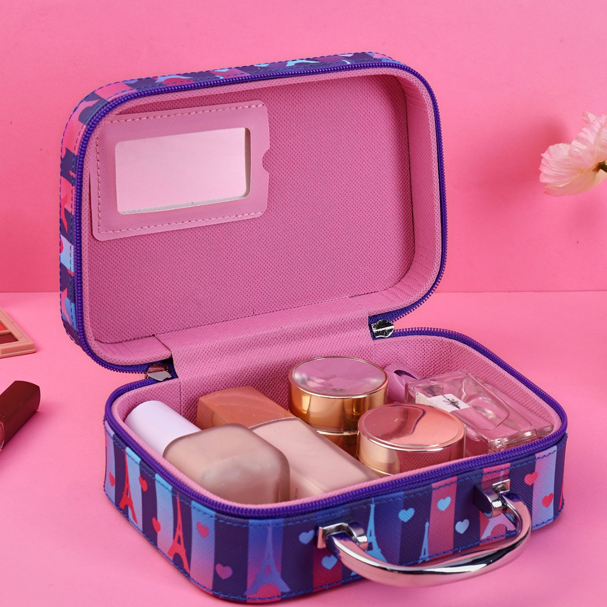 Portable makeup case, children's hand-held makeup bag, princess makeup bag, girl's suitcase, waterproof travel bag, toiletry bag Application Scenario