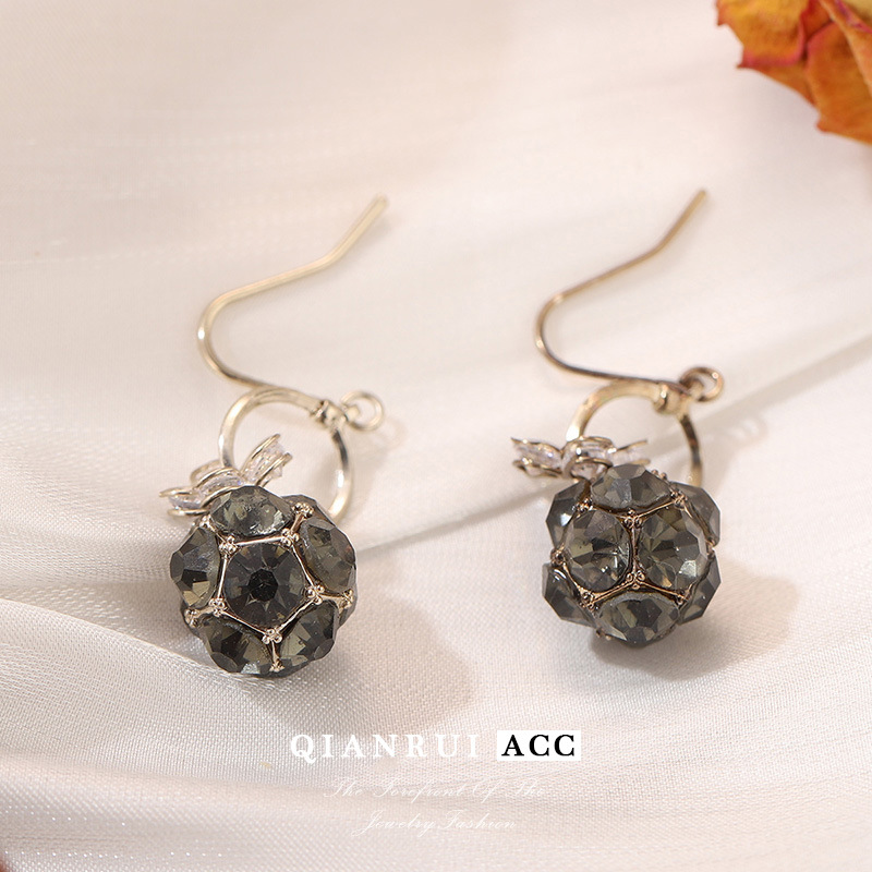 925 Silver Needle High-end Earrings, women's Zircon earrings, French light Luxury, niche design, ins earrings wholesale