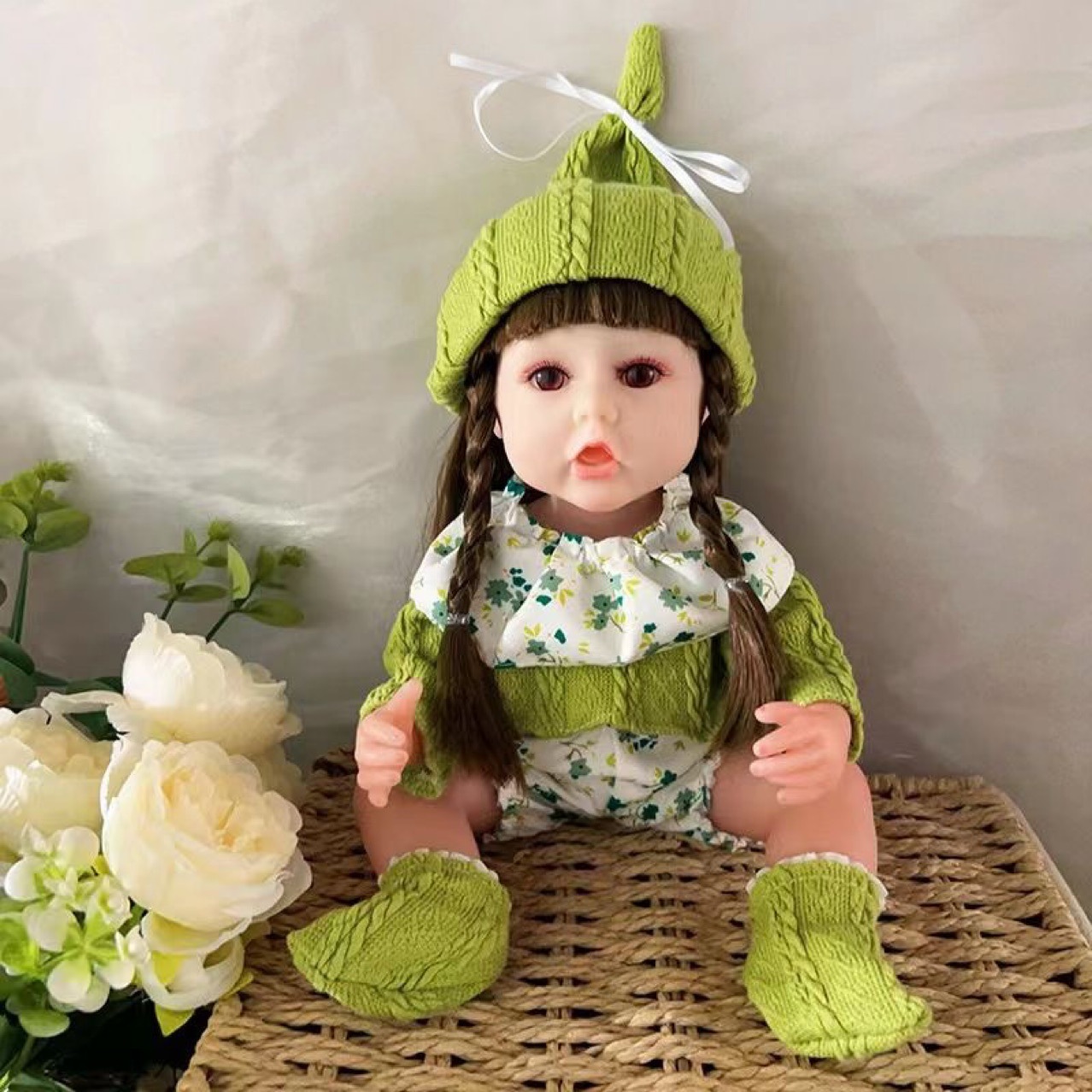 跨境爆款货源现货30CM仿真baby娃娃玩具婴儿女孩软搪胶重生娃培训细节图