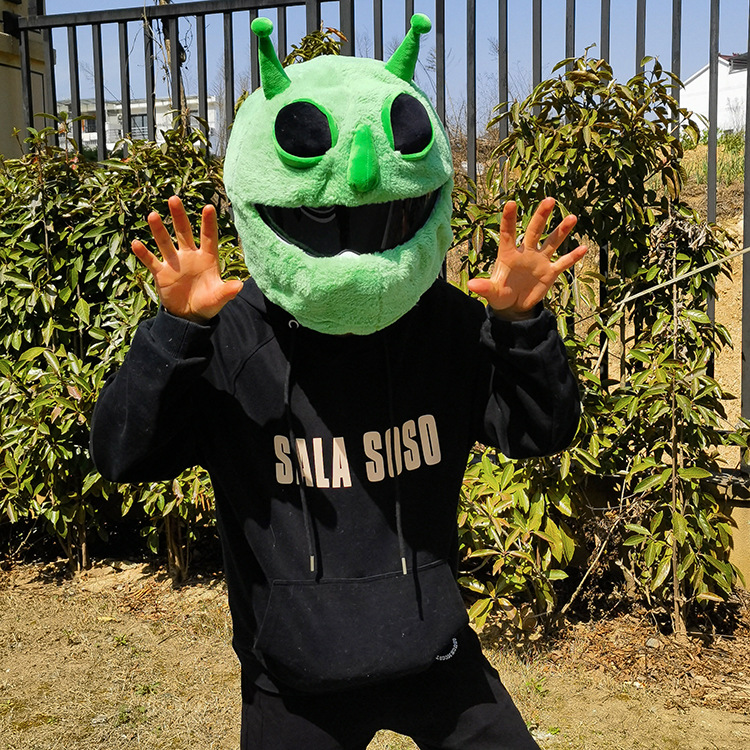 机车头盔装饰套兔毛绒可爱绿怪卡通骑行面罩摩托车套兔毛保暖面罩