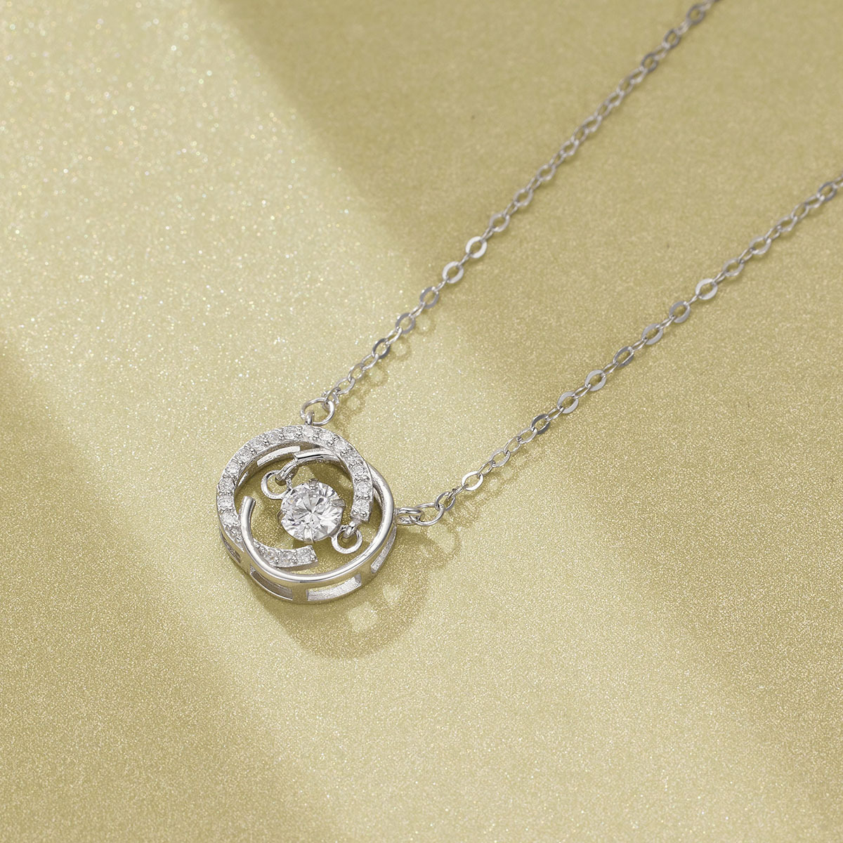 s925 silver necklace, women's double C, Beating Heart, fashionable and dynamic, light luxury letter, light luxury style, niche design coldbone chain details Picture