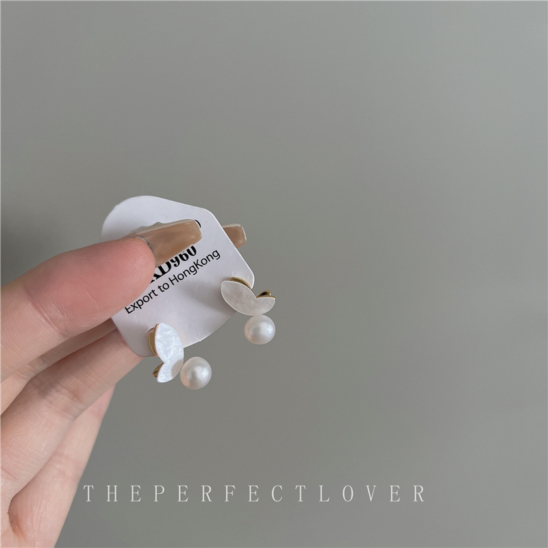 日韩蝴蝶母贝天然淡水珍珠耳钉女百搭气质新款小香风耳环s925银针