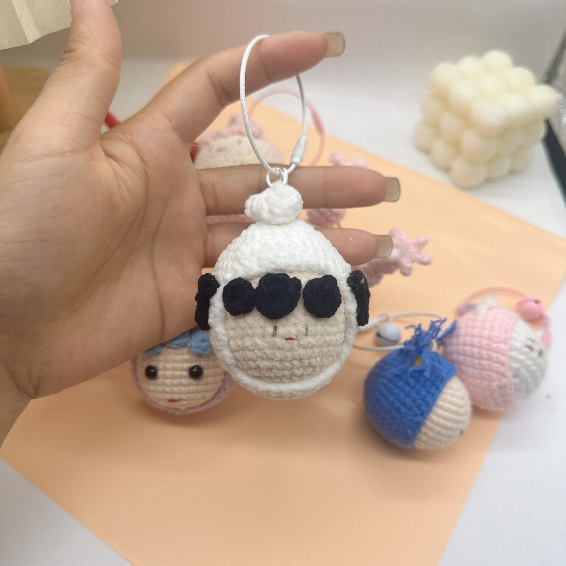创意针织毛线团钥匙扣子手工钩织成品配饰天线宝宝钥匙圈包包挂件细节图