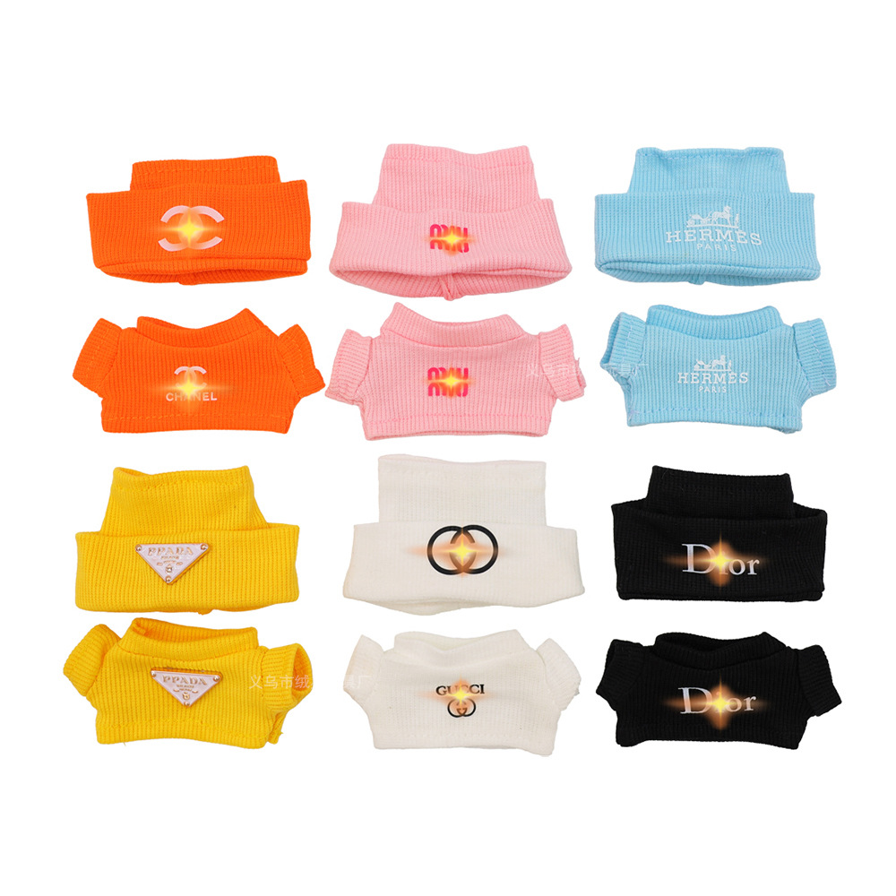 In stock, there are two sets of labub clothes for the first, second and third generations of vinyl dolls, Labub knitted sweaters and hats Item Picture