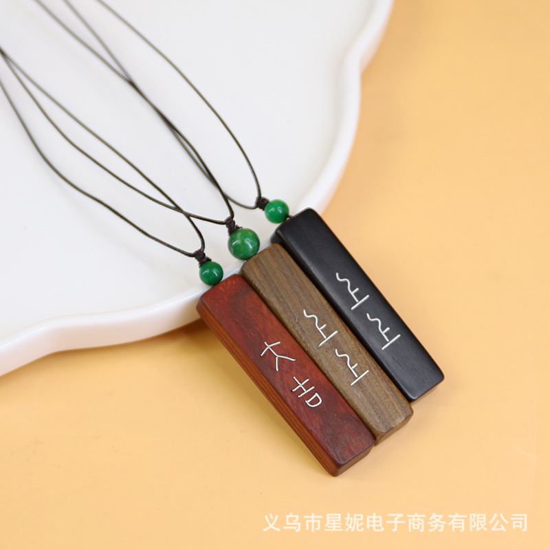 A variety of decorative items, such as little monk figurines, wooden chopsticks, ceramic vases, wooden boxes, luminous bases, detachable gourds, wooden boats, and wooden beads, are combined as decorative items details Picture