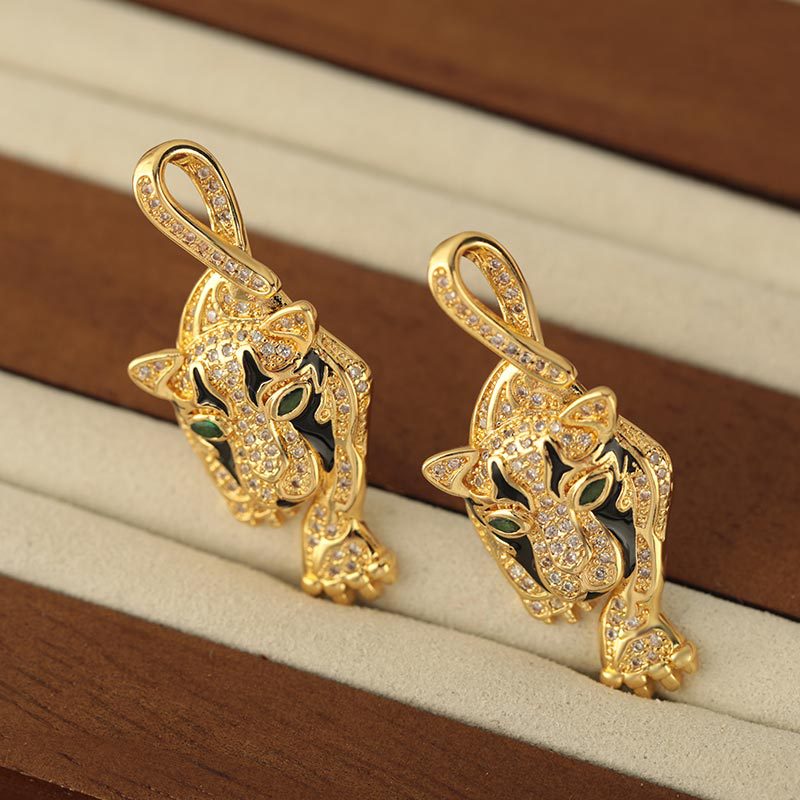 European and American cross-border copper-plated real gold animal leopard head trendy hip-hop pendant necklace wholesale for women Application Scenario