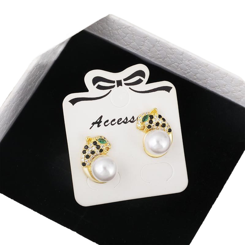 New creative zircon pearl leopard stud earrings for foreign trade, color-preserving copper plated with real gold, European and American style, niche and elegant earrings Item Picture