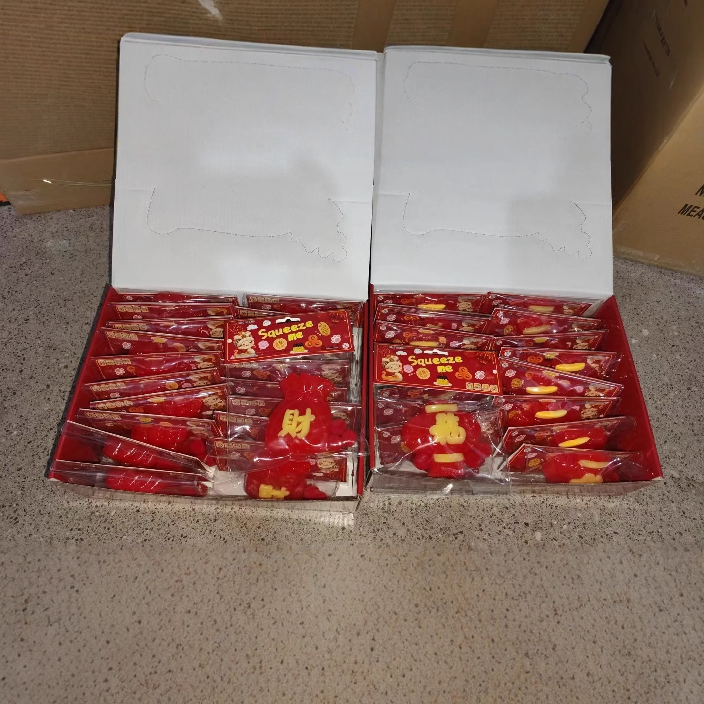 The Year of the Snake brings wealth and good fortune bags. The New Year's stress-relieving toys with a slow rebound effect. The Spring Festival "Fu" character stress-relieving small lanterns