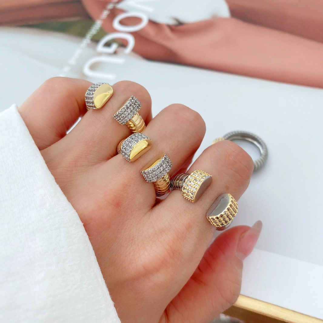 A light luxury, niche wide elastic vertical striped ring bracelet with a high-end and exquisite feel, a trendy vintage open-top diamond jewelry Specification image